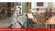 Čína zažívá boom na trhu s roboty, kteří poskytují péči o seniory.