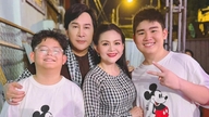Fiul lui Kim Tu Long cântă Luong Son Ba - Chuc Anh Dai împreună cu mama sa Trinh Trinh.
