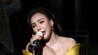Musikern Duc Huy, nästan 80 år gammal, förblir ridderlig och gör något speciellt för Ho Quynh Huong.
