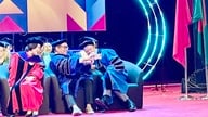 Giáo sư Việt Nam: Danh hiệu hành chính hay năng lực học thuật?