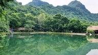 Cat Ba Nationalpark – Et betagende vidunder, der vil få dig til at glemme alt om at tage afsted.