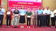 Lebih 24,000 orang yang telah memberikan perkhidmatan yang berjasa di Hue telah menerima hadiah pada 27 Julai.