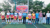 Lokale fagforeninger i Da Nang organiserede en fodboldturnering for at fejre den vellykkede afslutning af fagforeningskongressen.