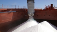 The debate over European aluminum oxide exports to Russia has unexpectedly heated up because of a letter.