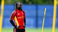 La stella del Manchester City, Jeremy Doku, si trova in una situazione difficile perché aspetta il suo primo figlio: teme di "trascurare" la nazionale belga.