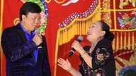 Comedianții Bao Quoc și Kieu Mai Ly interpretează din nou comedie împreună, după 20 de ani.