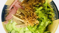 Rare stand de soupe de nouilles au crabe puant de style Gia Lai Ã  HÃ´ Chi Minh-Ville : Â« Ã‡a sent affreux, maisâ€¦ vous allez devenir accro ! Â»