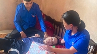 En ung mand med cerebral parese laver TikTok-videoer med sine fødder og har over 33.000 følgere.