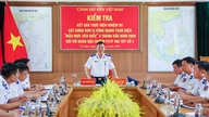Komando Pengawal Pantai Vietnam memeriksa kerja-kerja pembangunan unit di Pasukan Petugas No. 4 untuk memerangi jenayah dadah.
