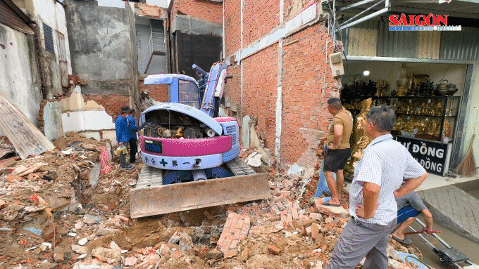 Warga Kota Ho Chi Minh sedang mendesak agar lahan diserahkan untuk proyek perluasan Jalan Raya Nasional 13.