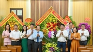A Hanoi Népi Tanács állandó alelnöke látogatást tett a Nhan Dan újságnál és gratulált neki a Vietnámi Forradalmi Sajtó Napja alkalmából.