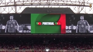 Momento emocionante em que os organizadores da Copa do Mundo homenageiam Jota: O mundo jamais o esquecerá!