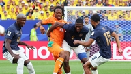 Mens de konkurrerer i VM, skjelver afrikanske stjerner når de blir etterforsket for kampfiksing: FIFA forblir taus.