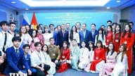 Thủ tướng Lê Minh Hưng gặp cộng đồng người Việt Nam tại Nga