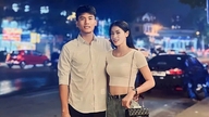 A belíssima jogadora de vôlei Kieu Trinh está feliz com seu namorado de 1,92m de altura.