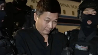Kina udleverer hovedmistænkt i svindelnetværk fra Cambodja.