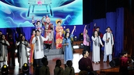 A diákcsoport a hagyományos vietnami operát hip-hop zenével ötvözte, vonzva a nézőket.
