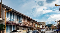 جستجوی جوهره هندوچین از طریق داستان‌های عاشقانه.