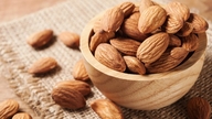 5 hälsosamma snacks som hjälper till med viktminskning och förbättrar sömnen.