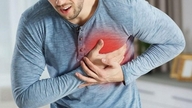 血液が濃くなると脳卒中のリスクが高まるのでしょうか？医師は中高年の方々に、以下の4つの食品を定期的に摂取するよう勧めています。