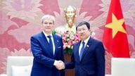 The vice-president of the Permanent Commission for National Defense, Security and Foreign Affairs, Vu Hai Ha, receives the advisor to the President of Romania.