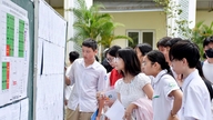 Wann werden die Schüler in Hanoi ihre Einschreibung in die 10. Klasse bestätigen?