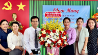La vice-présidente du Conseil populaire provincial, Huynh Thuy Van, a rendu visite aux agences de presse et les a félicitées.