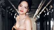 Tin showbiz 24h: Diệp Lâm Anh gây sốt với body cực chuẩn, Hương Giang lấp ló khoe vòng một căng đầy gợi cảm