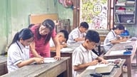 वंचित छात्रों को 'सहायता' देना