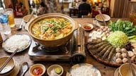Shrimp and gourd hot pot - a dish good for people trying to lose weight.