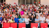Orașul Ho Și Min: 102 familii vietnameze însoțesc studenți laoțieni și cambodgieni.