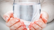 Apakah kesan buruk berpuasa dan hanya minum air untuk menurunkan berat badan dan menyahtoksik?
