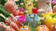 Ramos inesperados: Verduras transformadas en regalos únicos.