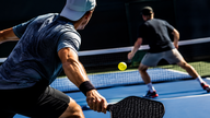 Rischio di arresto cardiaco durante una partita di pickleball: chi deve fare attenzione?