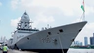 Une frégate furtive indienne et un navire anti-sous-marin arrivent à Hô Chi Minh-Ville.