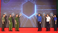 Polis dan Kesatuan Belia Bandar Hai Phong melancarkan kempen "Musim Panas Digital bersama VNeID".