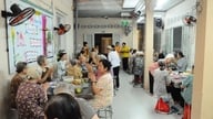 โครงการ 'อีกหนึ่งมื้อ อีกหนึ่งรอยยิ้ม': การเดินทางของมูลนิธิเครสเซนต์มูนในการแบ่งปันอาหารกับผู้สูงอายุและเด็กกำพร้าที่อยู่โดดเดี่ยว จัดขึ้นมากกว่า 250 ตอนแล้ว