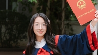 ハノイ出身の女子生徒が、名門校の希望する専門課程（10年生）5クラスすべてに合格した。