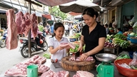 Harga daging babi hari ini, 23 Juni: Vietnam Utara mempertahankan harga tertinggi di 68.000 VND/kg.