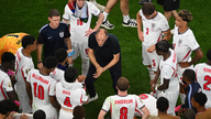 O técnico da Inglaterra se opõe às pausas para hidratação no intervalo da Copa do Mundo de 2026.