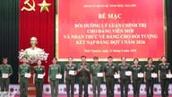 Komitet Wojskowy Prowincji Thai Nguyen: Ceremonia zakończenia kursu szkoleniowego z teorii politycznej dla nowych członków partii