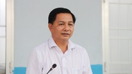 Dialog mellem sekretæren for Vinh Long Provincial Party Committee og over 100 lokale beboere vedrørende sandminedrift.