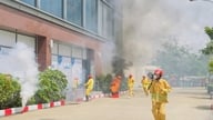 Phuoc Dong Hizmet Merkezi'nde yangın söndürme, kurtarma ve yardım tatbikatları yapılıyor.