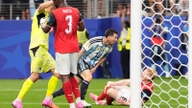What World Cup records did Messi and the Argentina national team break?