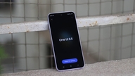 Điện thoại tầm trung Galaxy A24 bất ngờ nhận được One UI 8.5