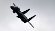 นักบินเครื่องบินรบ F-15 ของสหรัฐฯ ค้นพบความลับที่น่าตกใจของอิหร่านก่อนที่จะถูกยิงตก