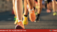 Warning about the risk of stroke when playing sports in hot weather.
