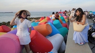 Giving a "new look" to the Xóm Rớ embankment.