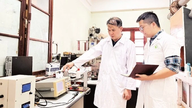 Melatih sumber daya manusia strategis di bidang teknologi kuantum.