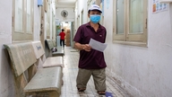 Bandar Raya Ho Chi Minh sedang menjalankan perintis perkhidmatan pemeriksaan dan rawatan perubatan insurans kesihatan berasaskan rumah untuk penduduknya.